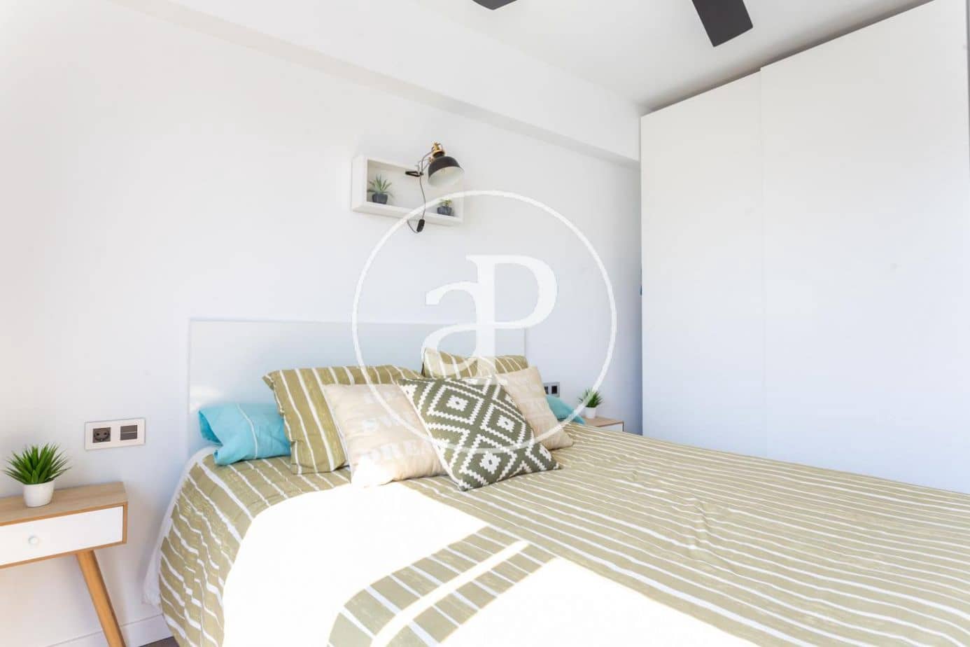 3 makuuhuone Kattohuoneisto vuokrattavana paikassa Valencia kaupunki - 1 600 € (Ref: 9525693)