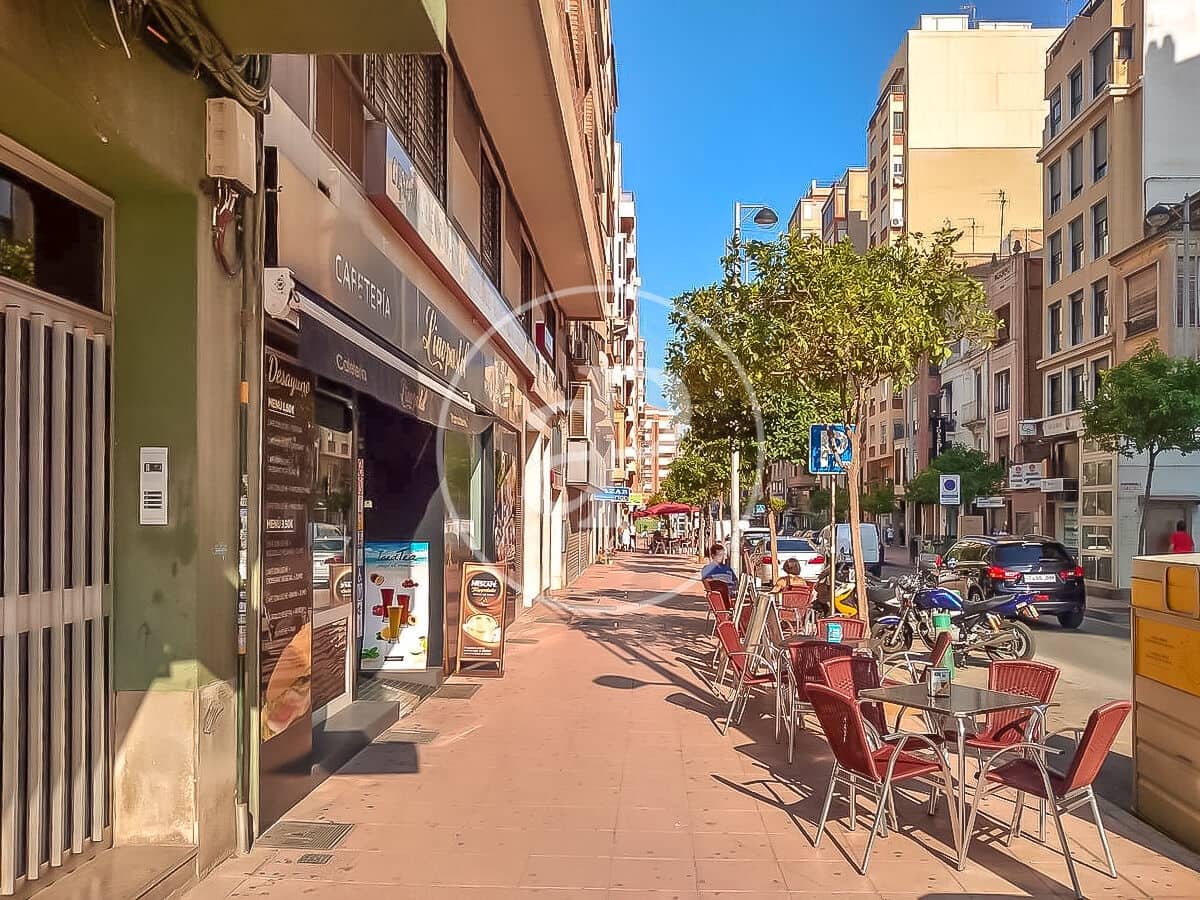 Villa for sale in Castello de la Plana - € 125,000 (Ref: 9532004)