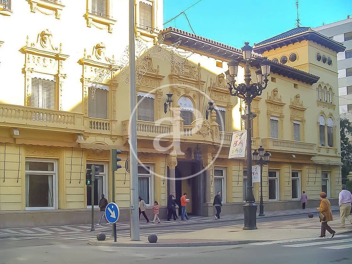 Villa for sale in Castello de la Plana - € 125,000 (Ref: 9532004)