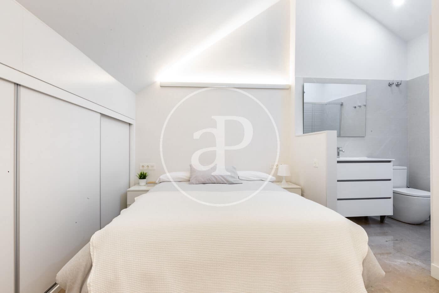 Ático de 4 habitaciones en València ciudad en venta - 750.000 € (Ref: 9532007)