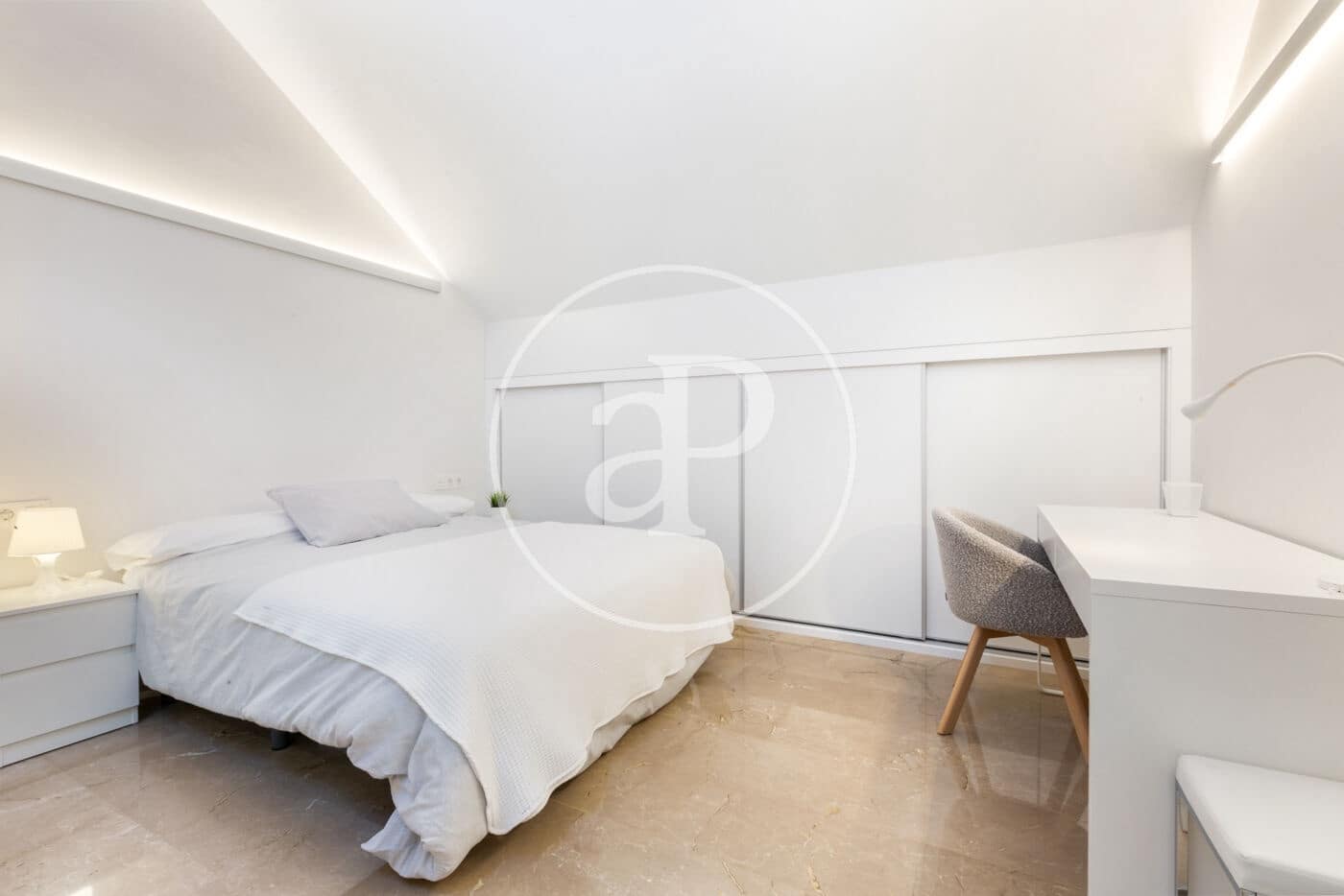 Ático de 4 habitaciones en València ciudad en venta - 750.000 € (Ref: 9532007)