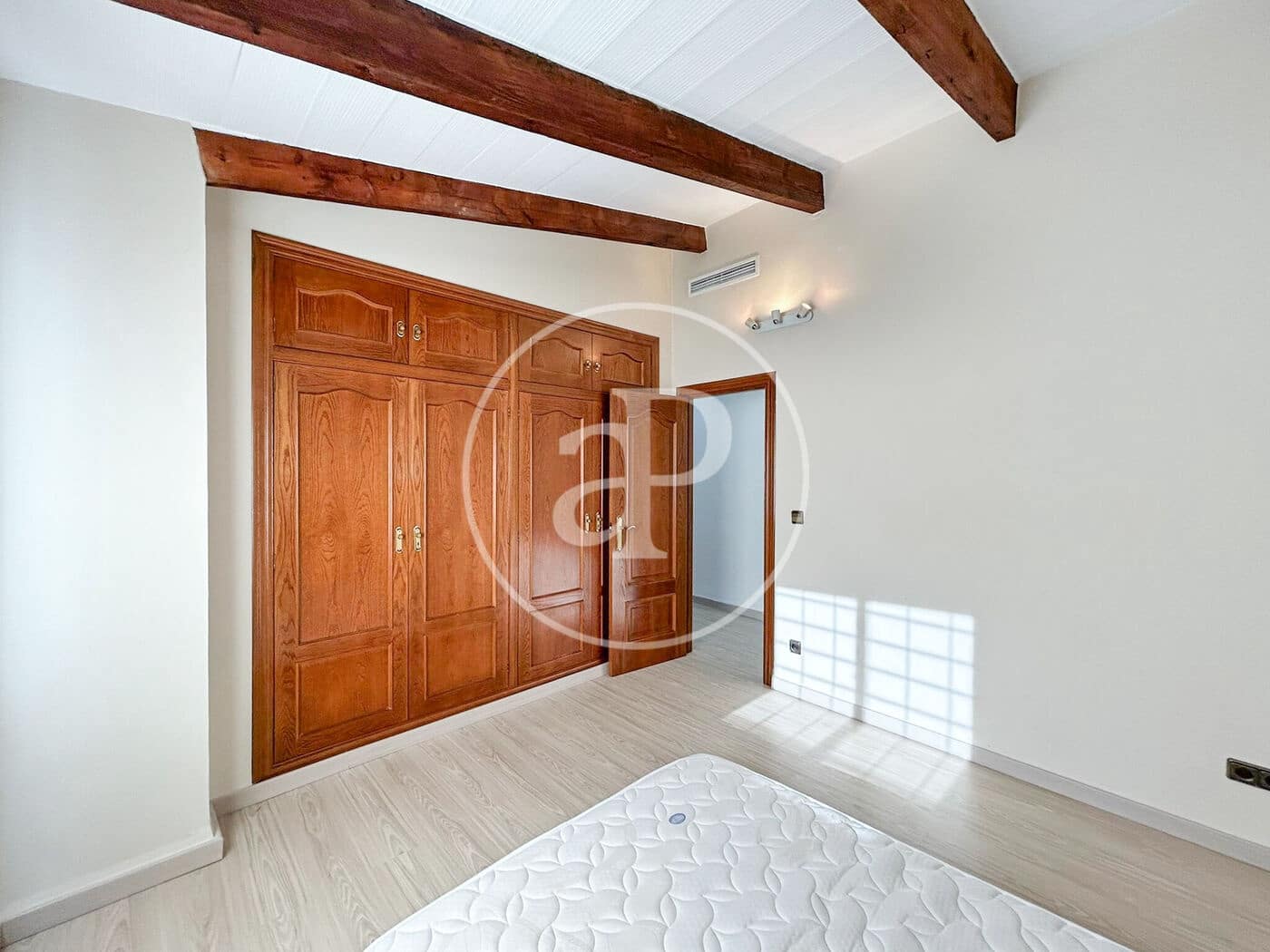 2 Zimmer Penthouse zu vermieten in Valencia Stadt - 3.500 € (Ref: 9536012)