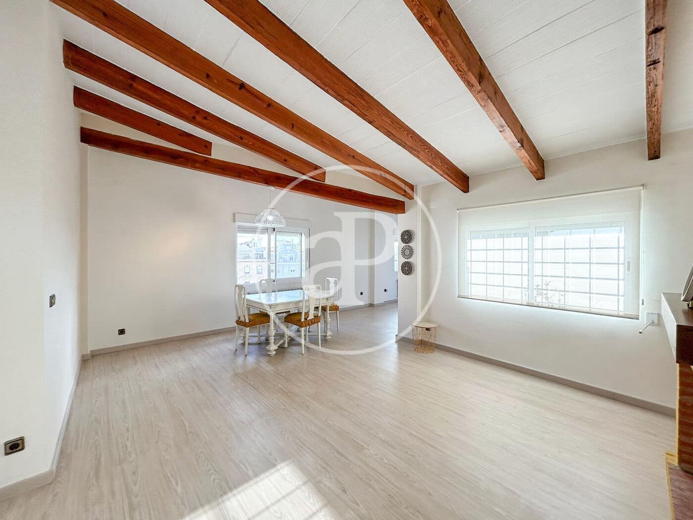 2 Zimmer Penthouse zu vermieten in Valencia Stadt - 3.500 € (Ref: 9536012)