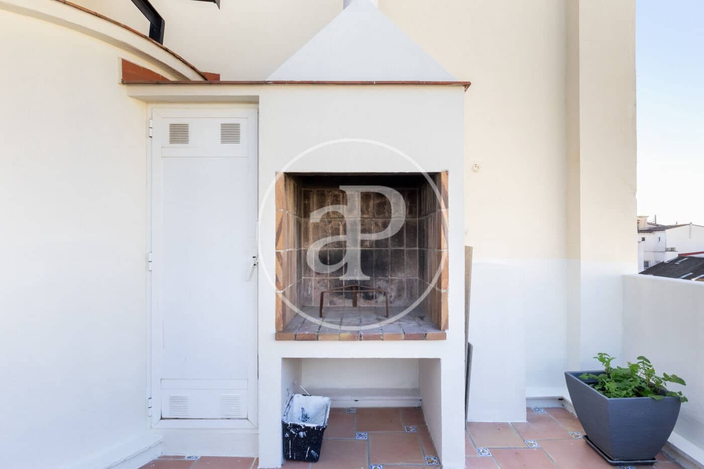 2 bedroom Penthouse for rent in Valencia city - € 3,500 (Ref: 9536012)