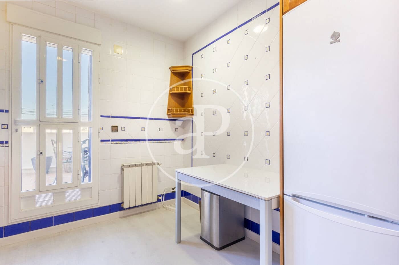 2 bedroom Penthouse for rent in Valencia city - € 3,500 (Ref: 9536012)