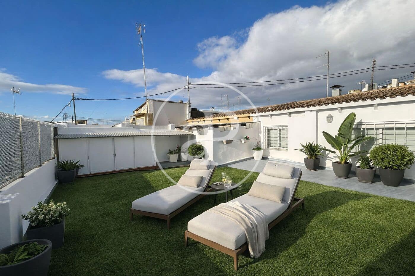 2 bedroom Penthouse for rent in Valencia city - € 3,500 (Ref: 9536012)