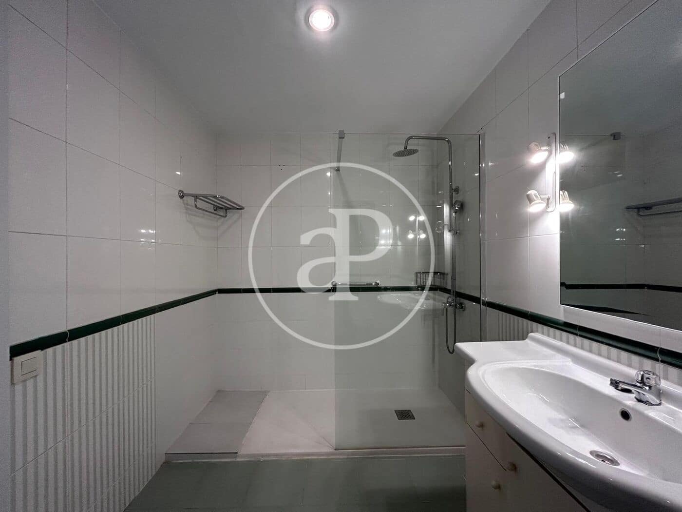 Apartment zu vermieten in Valencia Stadt - 1.350 € (Ref: 9536015)