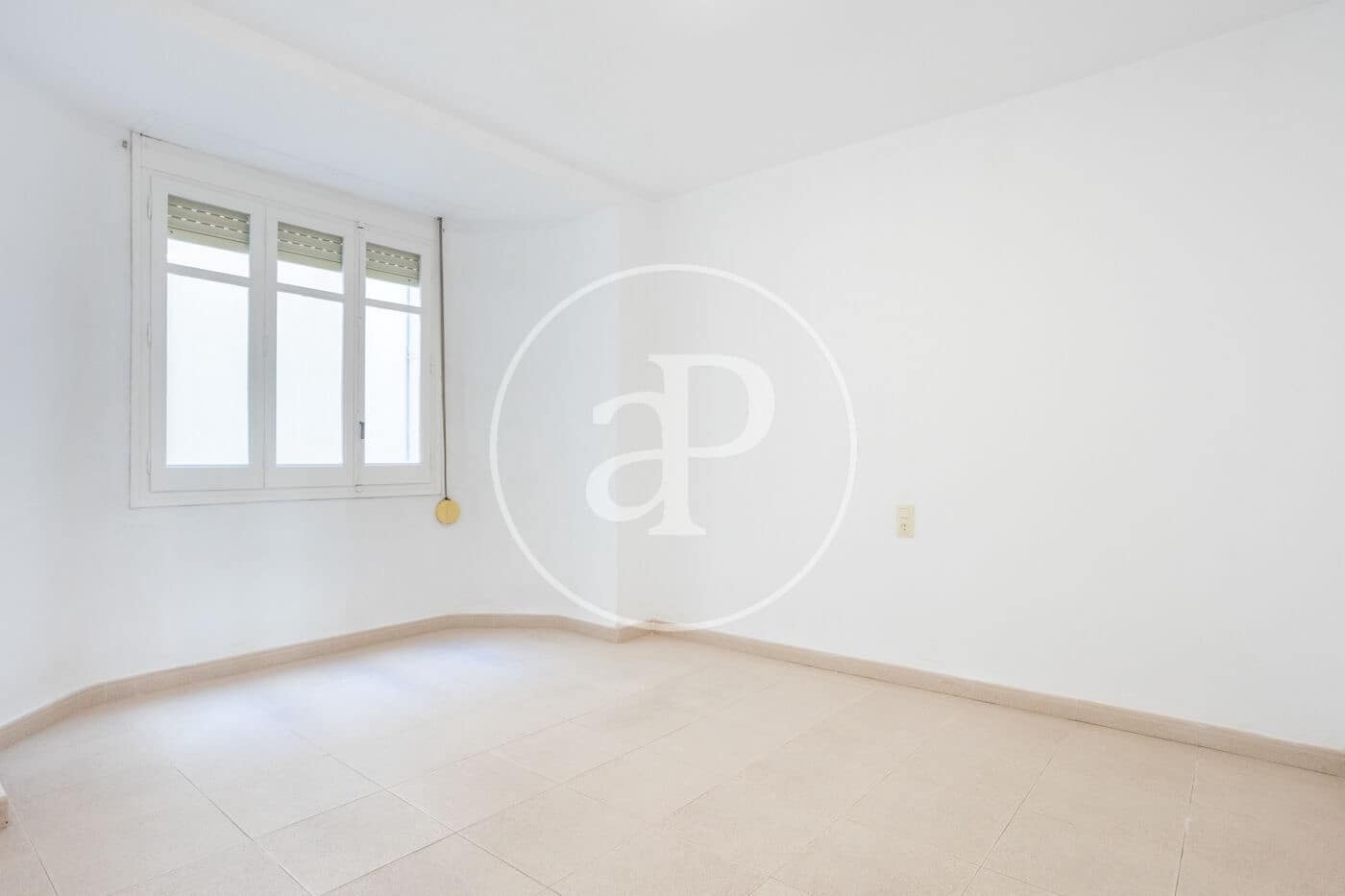 2 bedroom Apartment for rent in Valencia city - € 1,350 (Ref: 9536015)