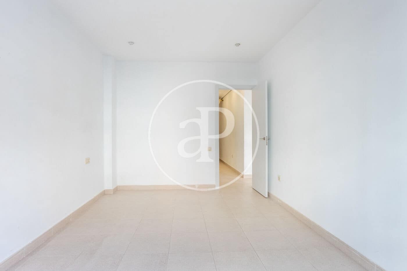 2 bedroom Apartment for rent in Valencia city - € 1,350 (Ref: 9536015)