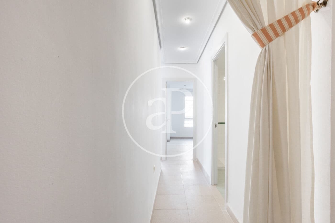 2 bedroom Apartment for rent in Valencia city - € 1,350 (Ref: 9536015)