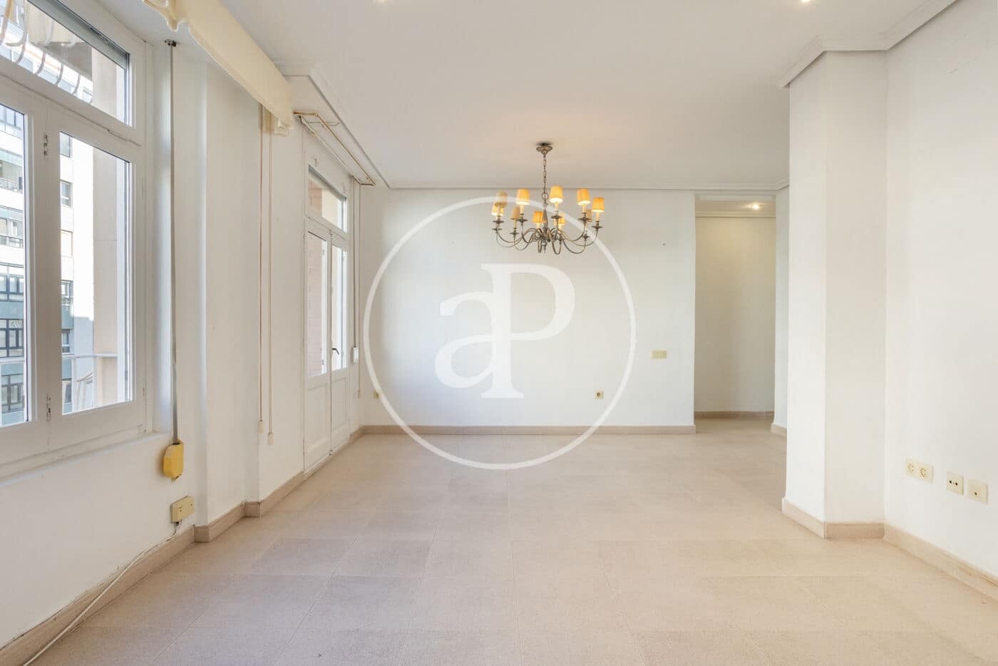 2 bedroom Apartment for rent in Valencia city - € 1,350 (Ref: 9536015)