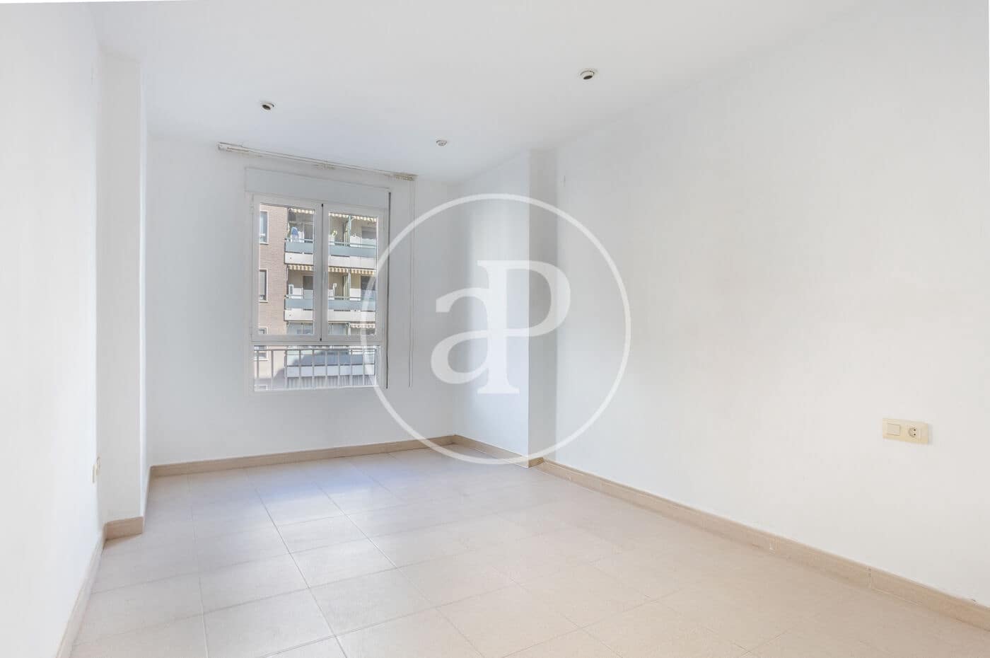 2 bedroom Apartment for rent in Valencia city - € 1,350 (Ref: 9536015)