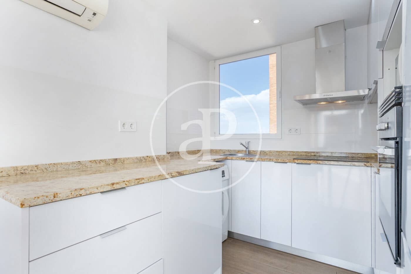 2 bedroom Apartment for rent in Valencia city - € 1,350 (Ref: 9536016)