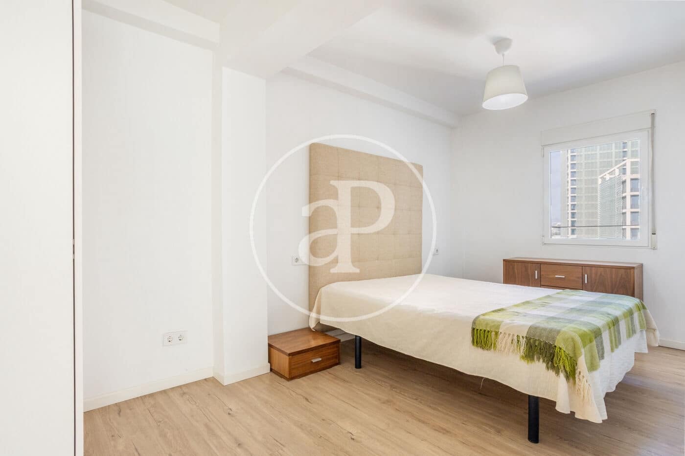 2 bedroom Apartment for rent in Valencia city - € 1,350 (Ref: 9536016)