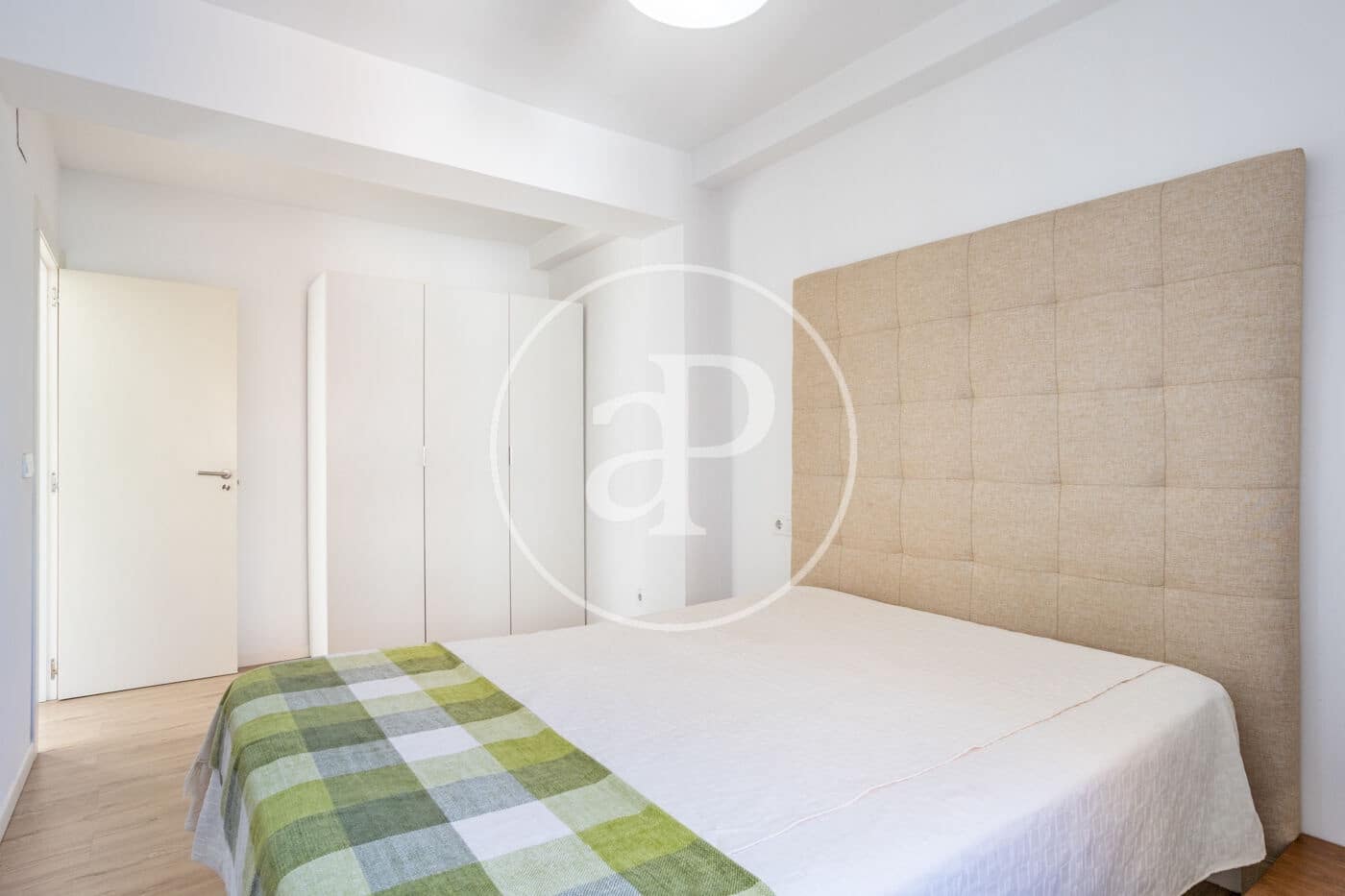 2 bedroom Apartment for rent in Valencia city - € 1,350 (Ref: 9536016)