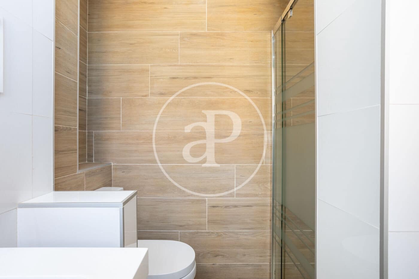 2 bedroom Apartment for rent in Valencia city - € 1,350 (Ref: 9536016)