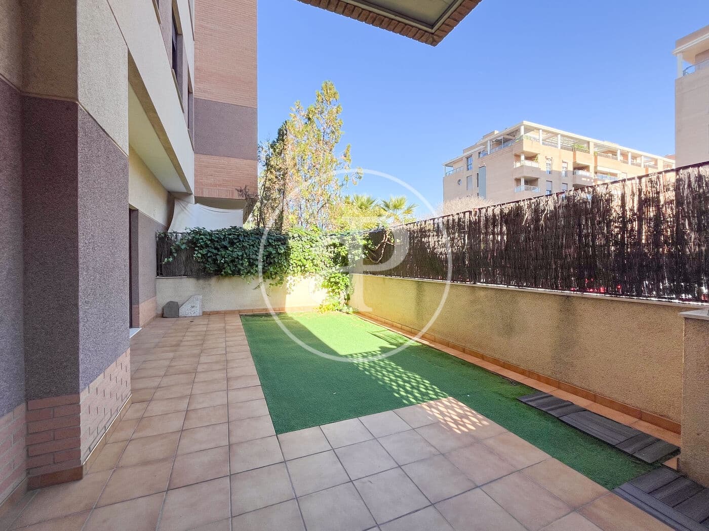 Appartement de 3 chambres à louer à Valence ville avec piscine - 1 800 € (Ref: 9536017)