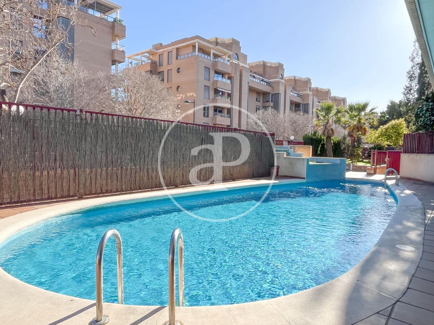 Appartement de 3 chambres à louer à Valence ville avec piscine - 1 800 € (Ref: 9536017)