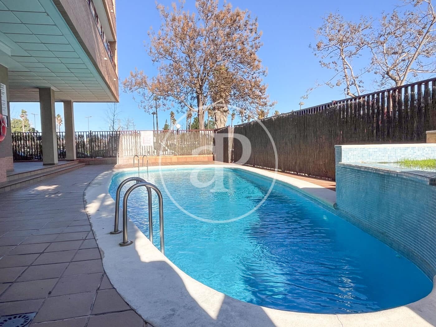 Appartement de 3 chambres à louer à Valence ville avec piscine - 1 800 € (Ref: 9536017)