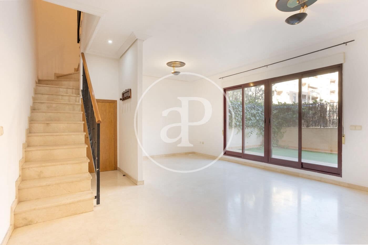 3 bedroom Apartment for rent in Valencia city with pool - € 1,700 (Ref: 9536017)