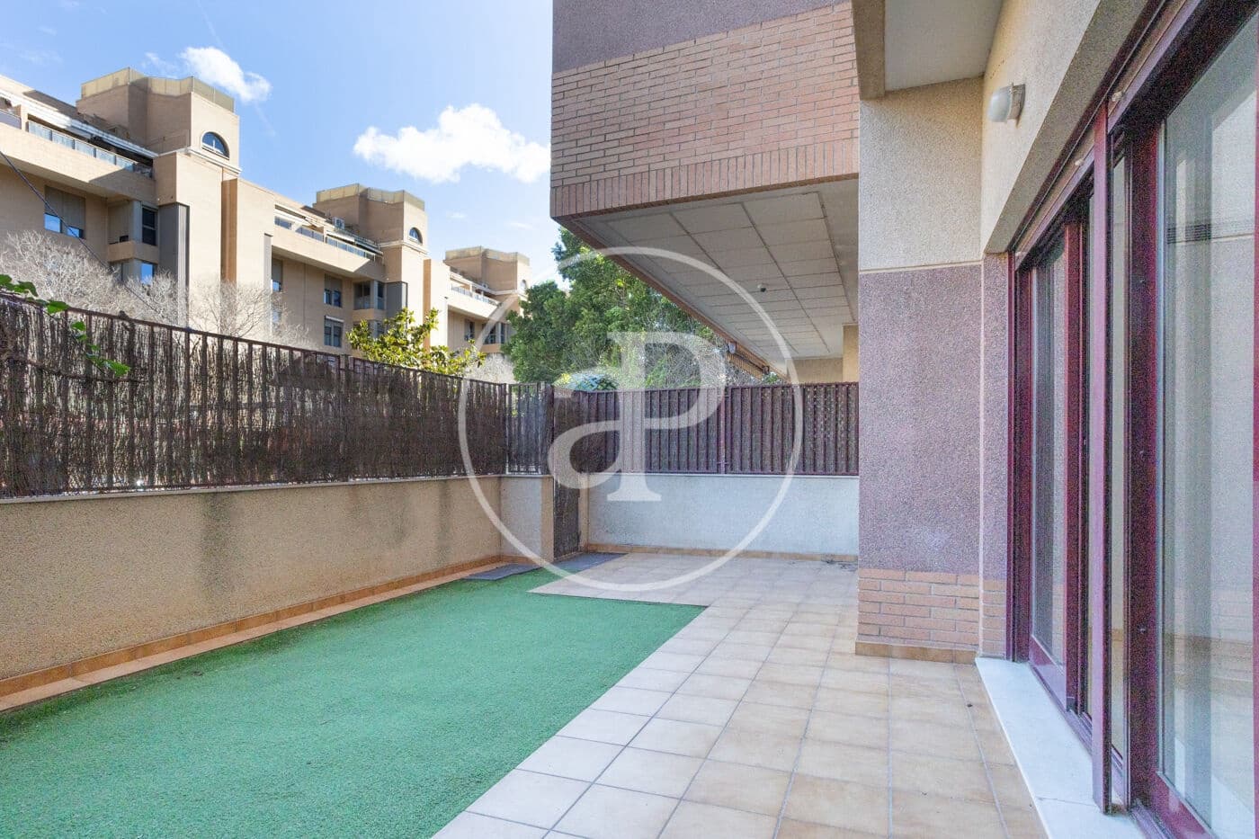 3 bedroom Apartment for rent in Valencia city with pool - € 1,700 (Ref: 9536017)