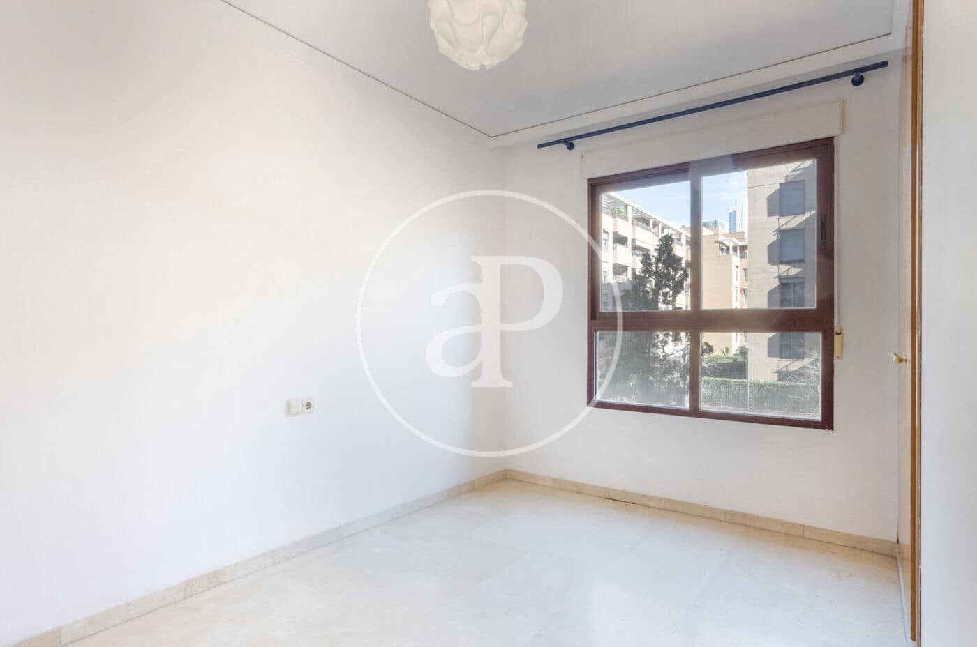 3 bedroom Apartment for rent in Valencia city with pool - € 1,700 (Ref: 9536017)