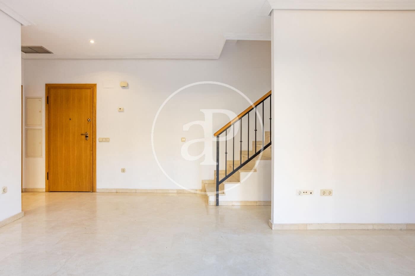 3 bedroom Apartment for rent in Valencia city with pool - € 1,700 (Ref: 9536017)