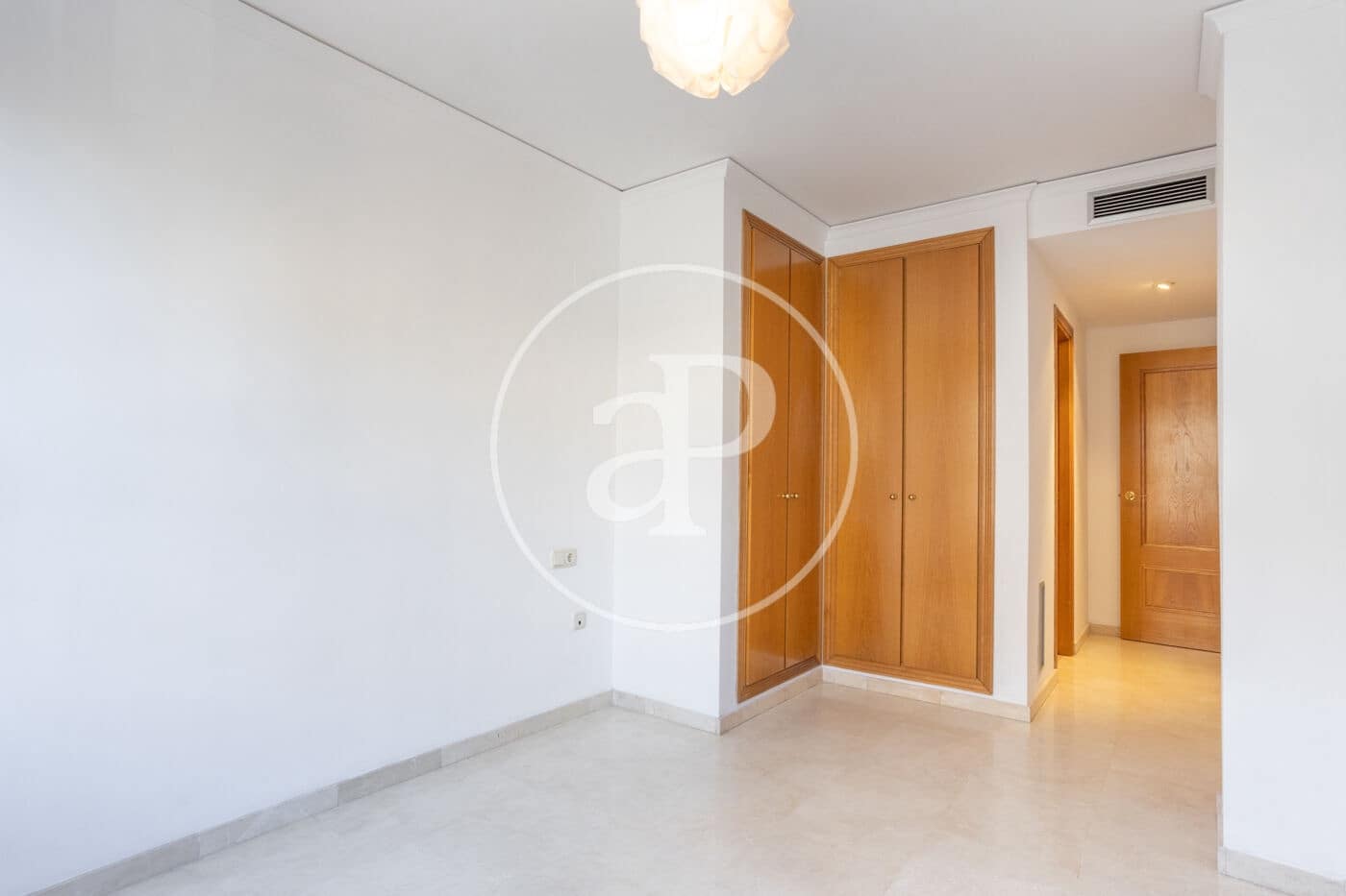 3 bedroom Apartment for rent in Valencia city with pool - € 1,700 (Ref: 9536017)