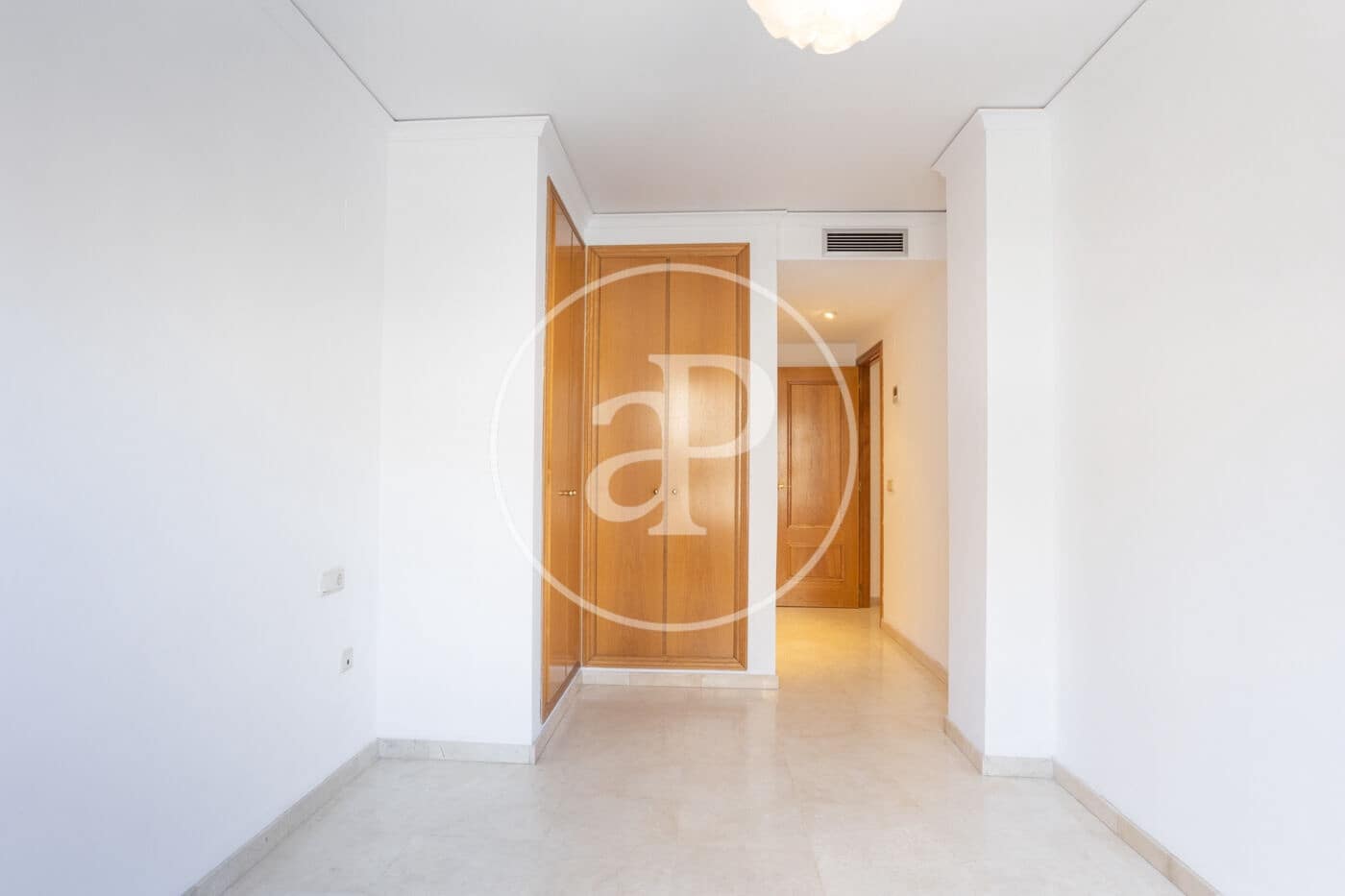 3 bedroom Apartment for rent in Valencia city with pool - € 1,700 (Ref: 9536017)