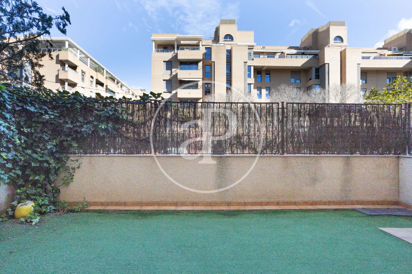 3 bedroom Apartment for rent in Valencia city with pool - € 1,700 (Ref: 9536017)