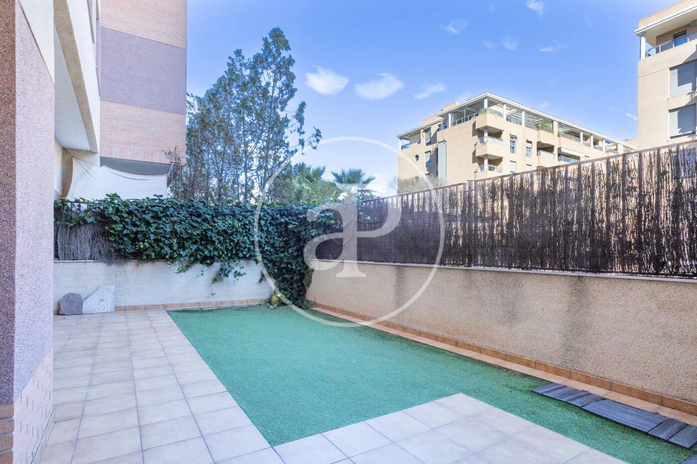 3 bedroom Apartment for rent in Valencia city with pool - € 1,700 (Ref: 9536017)