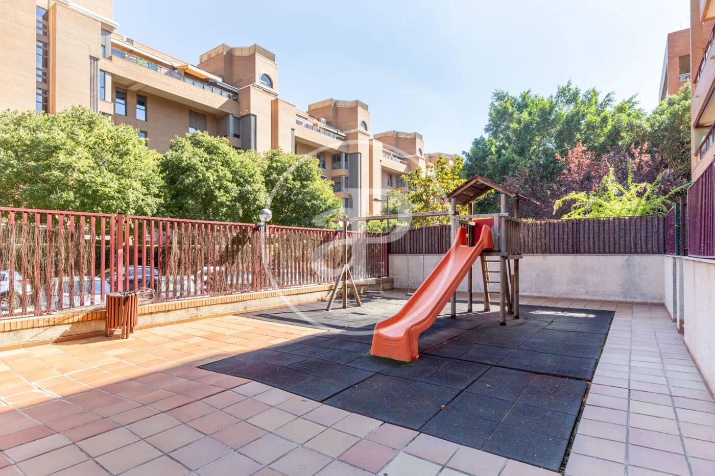 3 bedroom Apartment for rent in Valencia city with pool - € 1,700 (Ref: 9536017)