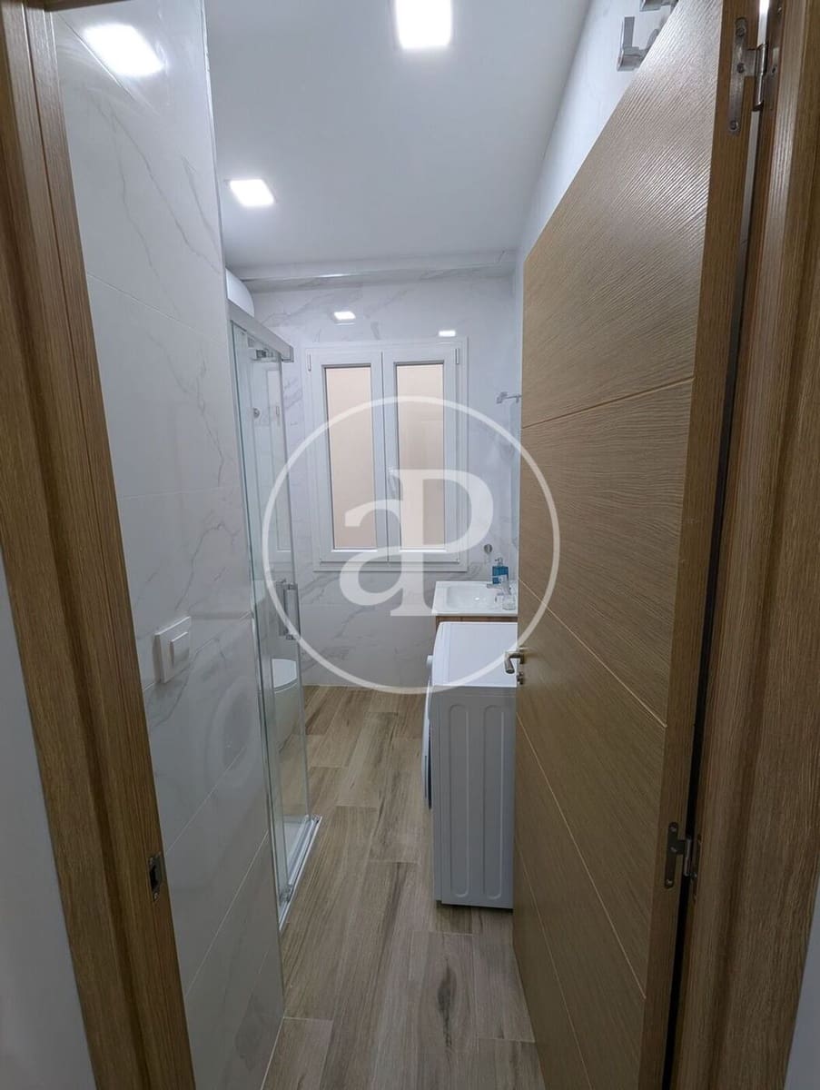 4 Zimmer Apartment zu vermieten in Valencia Stadt - 2.000 € (Ref: 9536020)