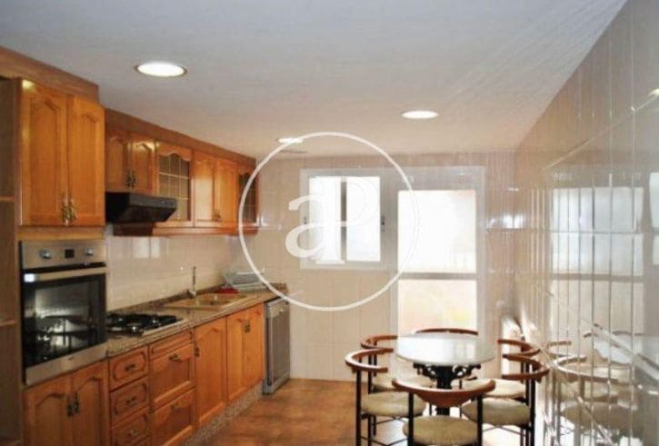 4 Zimmer Apartment zu vermieten in Valencia Stadt - 1.700 € (Ref: 9536021)