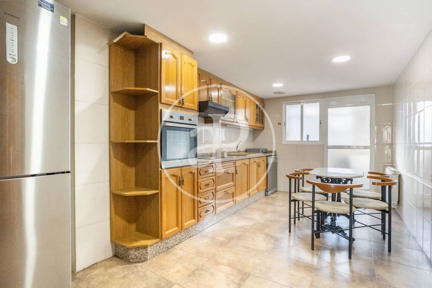 4 bedroom Apartment for rent in Valencia city - € 1,700 (Ref: 9536021)