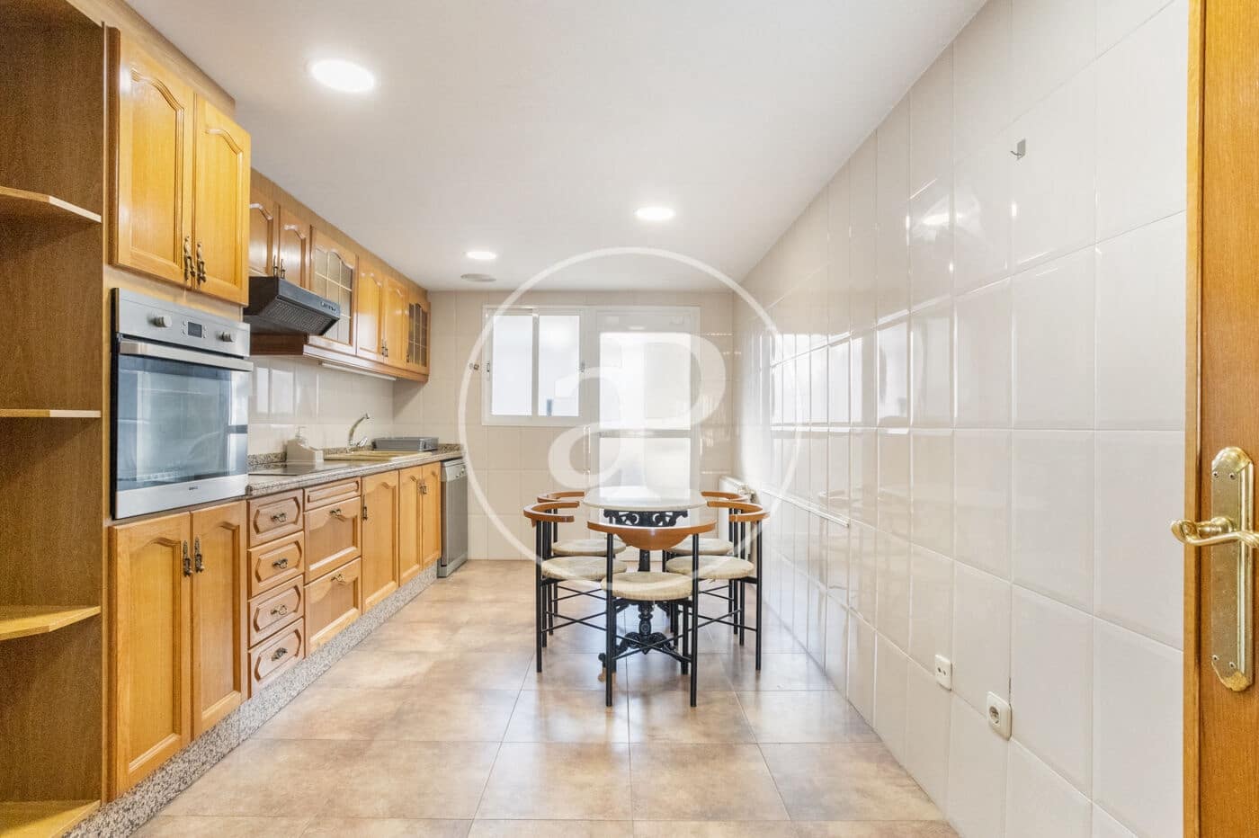 4 bedroom Apartment for rent in Valencia city - € 1,700 (Ref: 9536021)