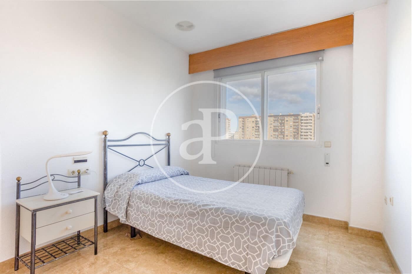 4 bedroom Apartment for rent in Valencia city - € 1,700 (Ref: 9536021)