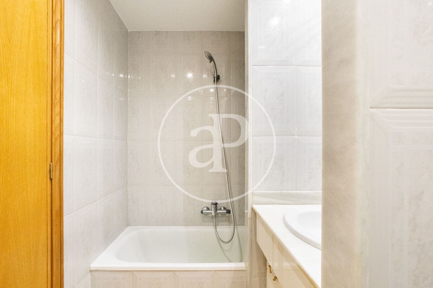 4 bedroom Apartment for rent in Valencia city - € 1,700 (Ref: 9536021)