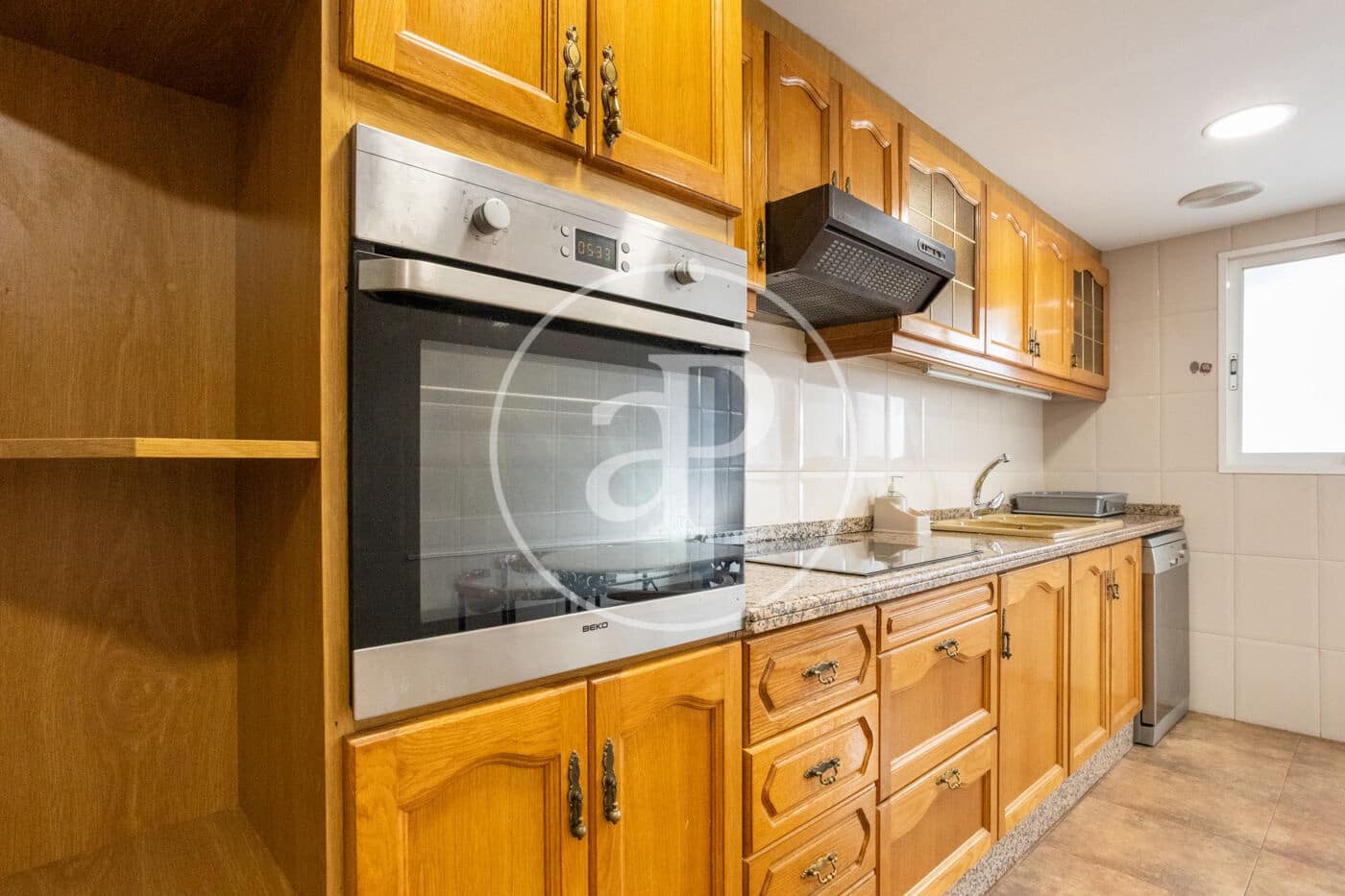 4 bedroom Apartment for rent in Valencia city - € 1,700 (Ref: 9536021)