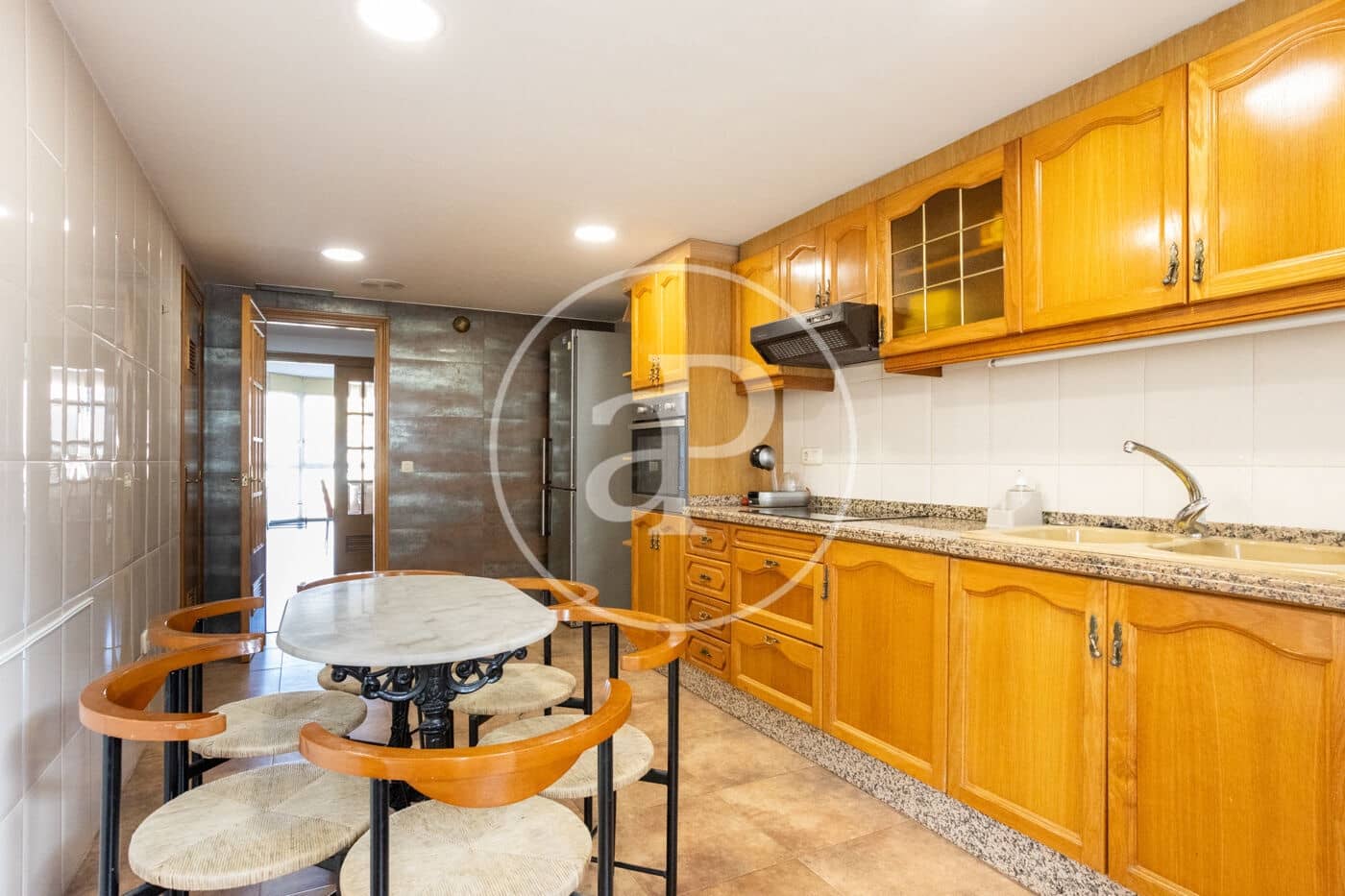 4 bedroom Apartment for rent in Valencia city - € 1,700 (Ref: 9536021)