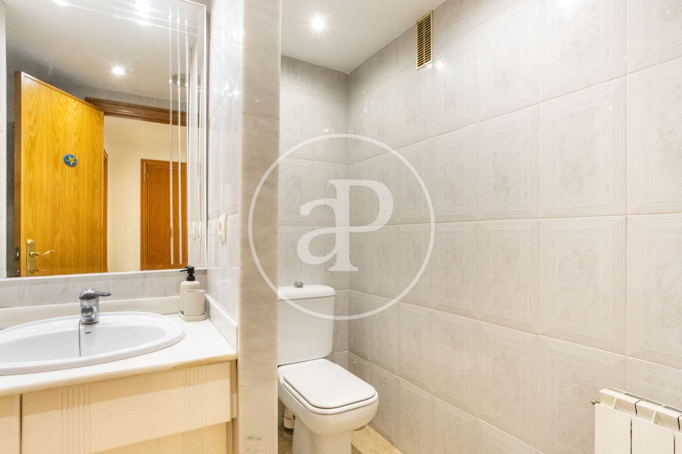 4 bedroom Apartment for rent in Valencia city - € 1,700 (Ref: 9536021)