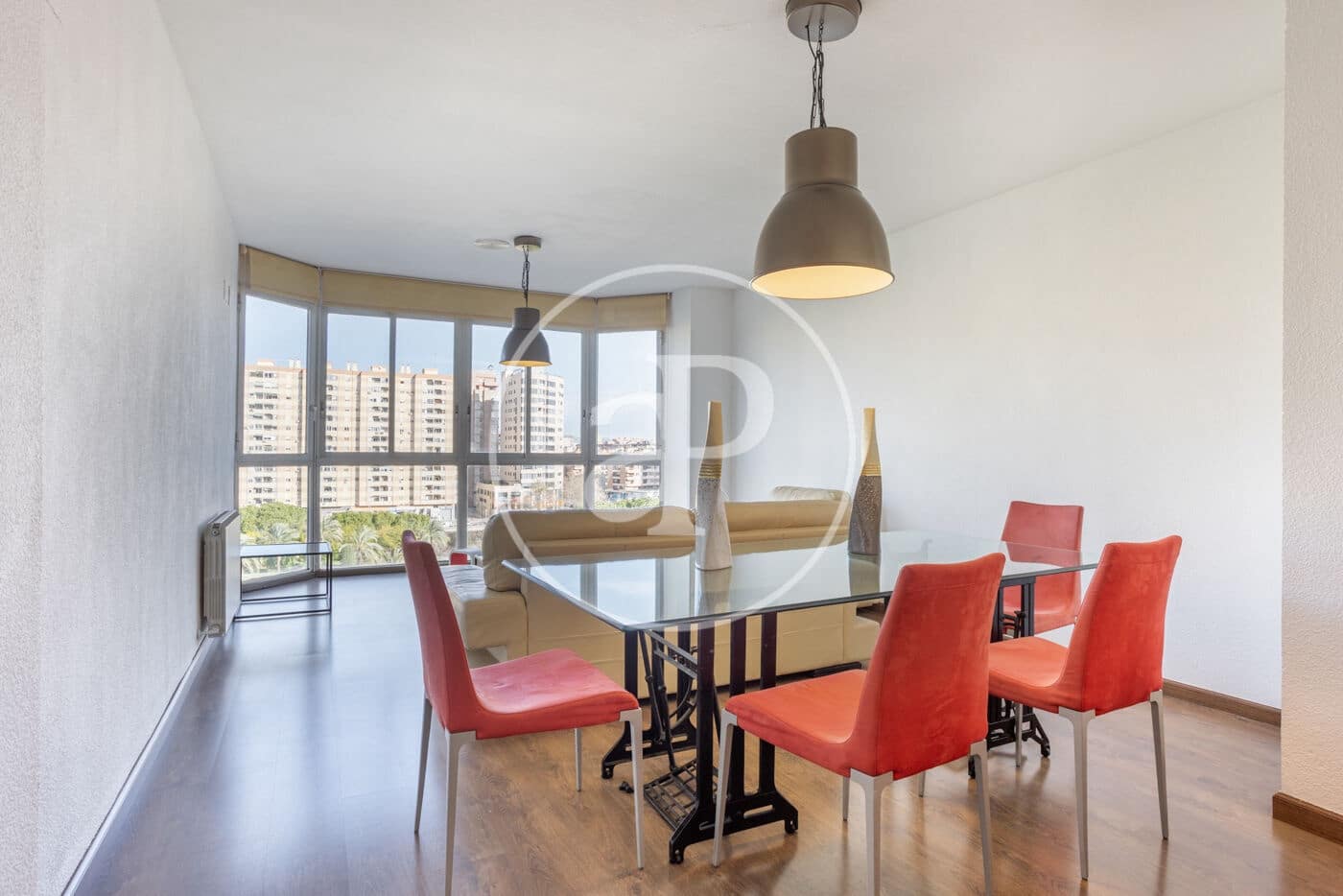 4 bedroom Apartment for rent in Valencia city - € 1,700 (Ref: 9536021)