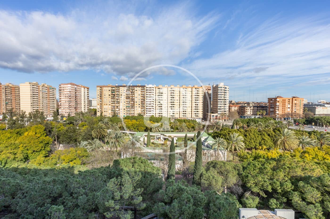 4 bedroom Apartment for rent in Valencia city - € 1,700 (Ref: 9536021)