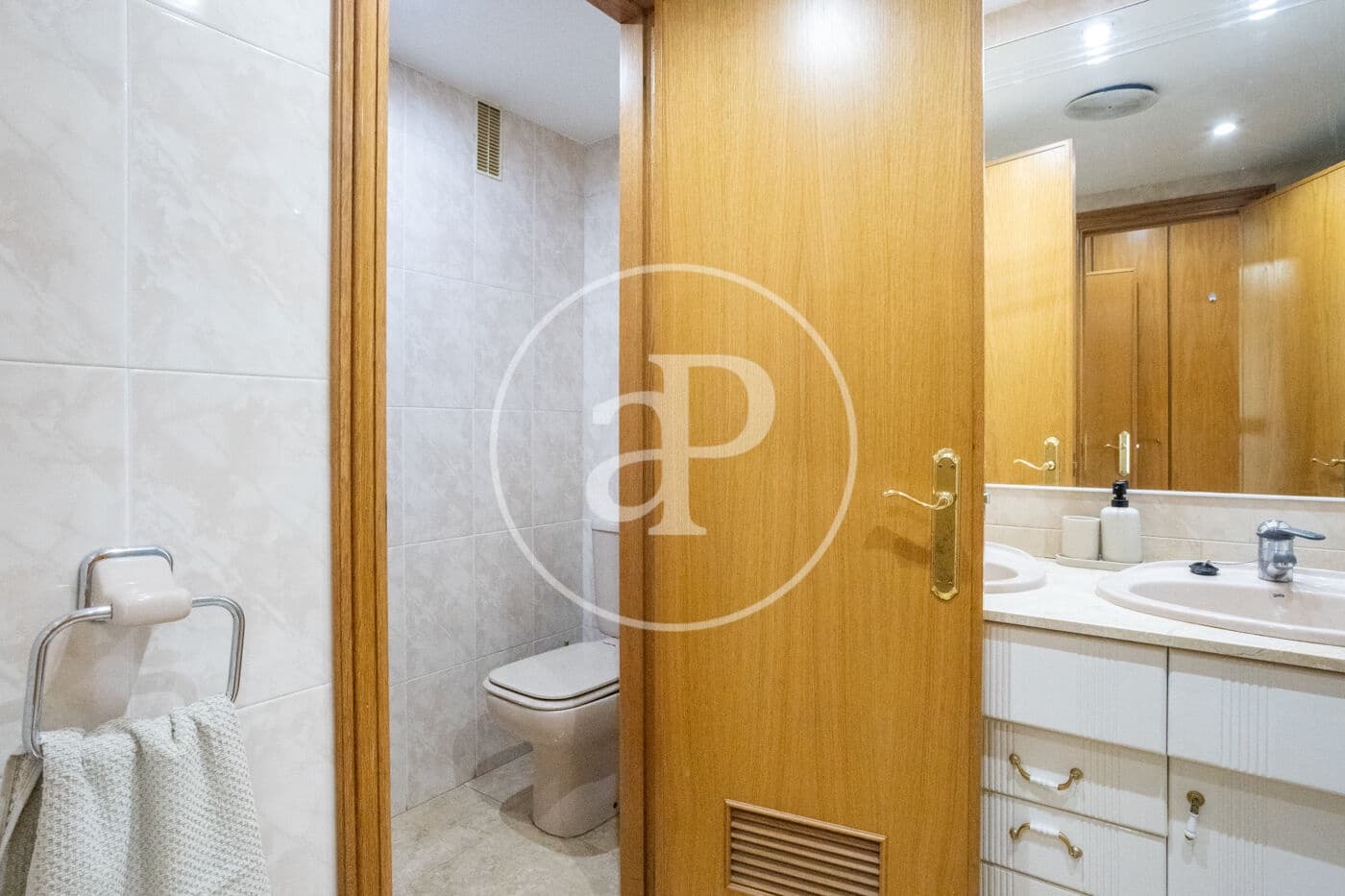 4 bedroom Apartment for rent in Valencia city - € 1,700 (Ref: 9536021)