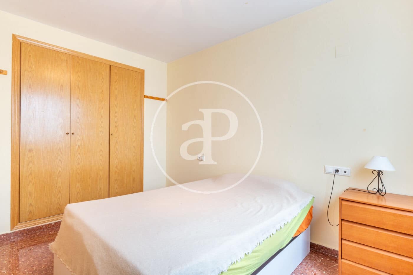 3 bedroom Apartment for rent in Moncada - € 1,200 (Ref: 9536022)