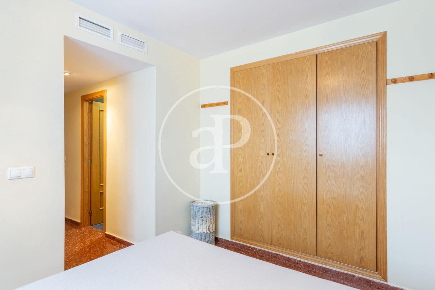 3 bedroom Apartment for rent in Moncada - € 1,200 (Ref: 9536022)