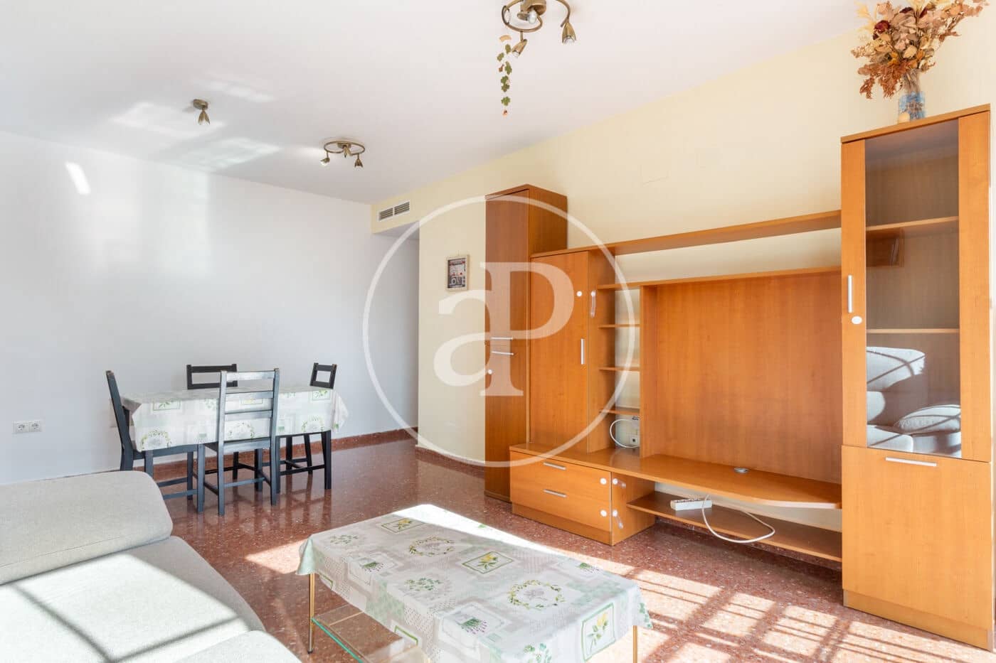 3 bedroom Apartment for rent in Moncada - € 1,200 (Ref: 9536022)
