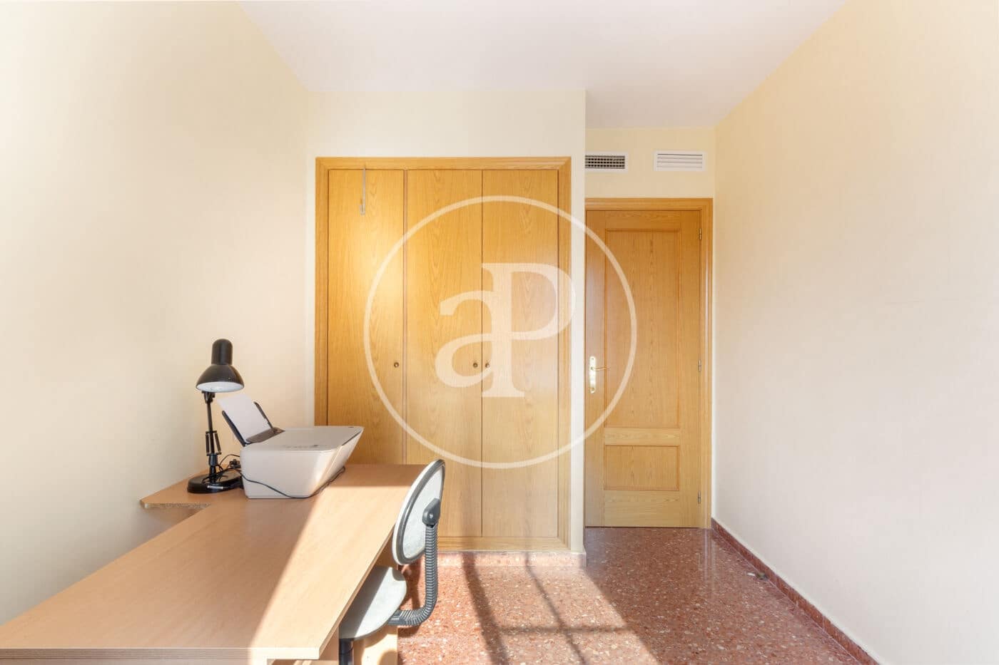 3 bedroom Apartment for rent in Moncada - € 1,200 (Ref: 9536022)