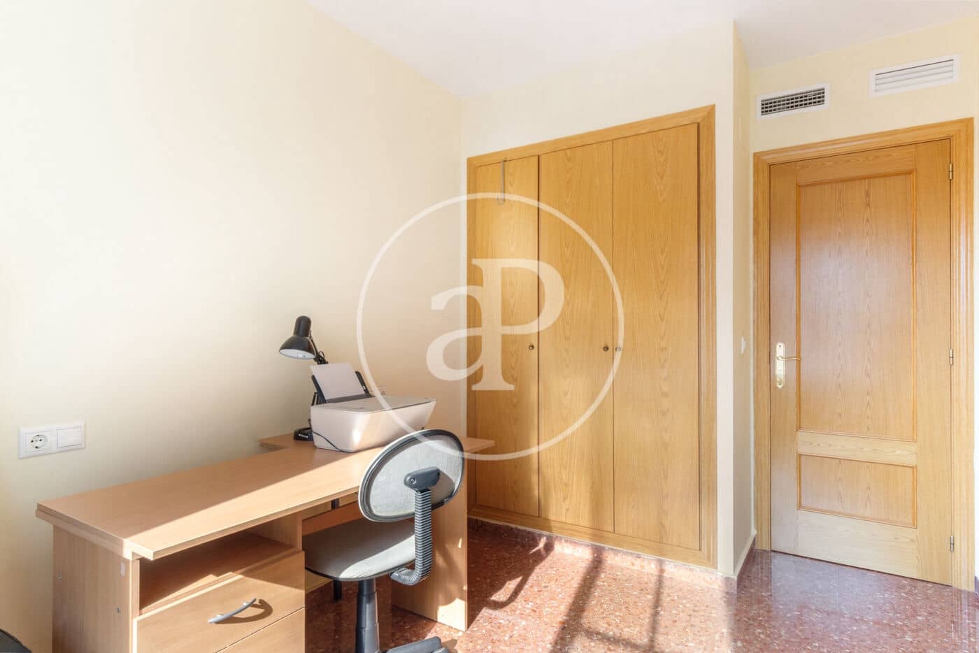 3 bedroom Apartment for rent in Moncada - € 1,200 (Ref: 9536022)