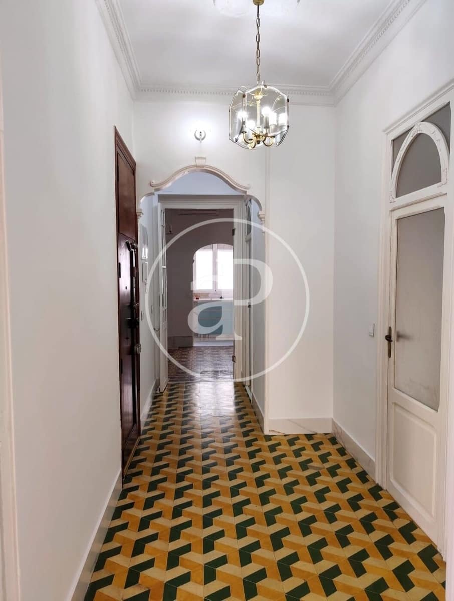 5 Zimmer Apartment zu vermieten in Valencia Stadt - 1.600 € (Ref: 9536023)